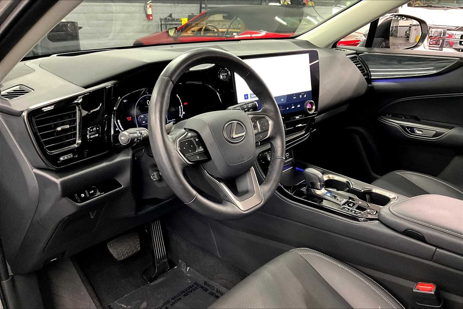 2025 Lexus NX Premium AWD photo 14