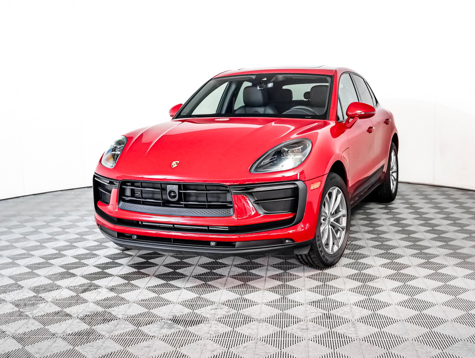 2025 Porsche Macan T's photo