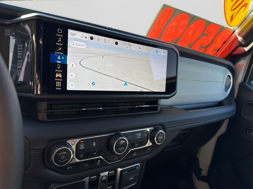 2024 Jeep Wrangler Sahara 4xe photo 18