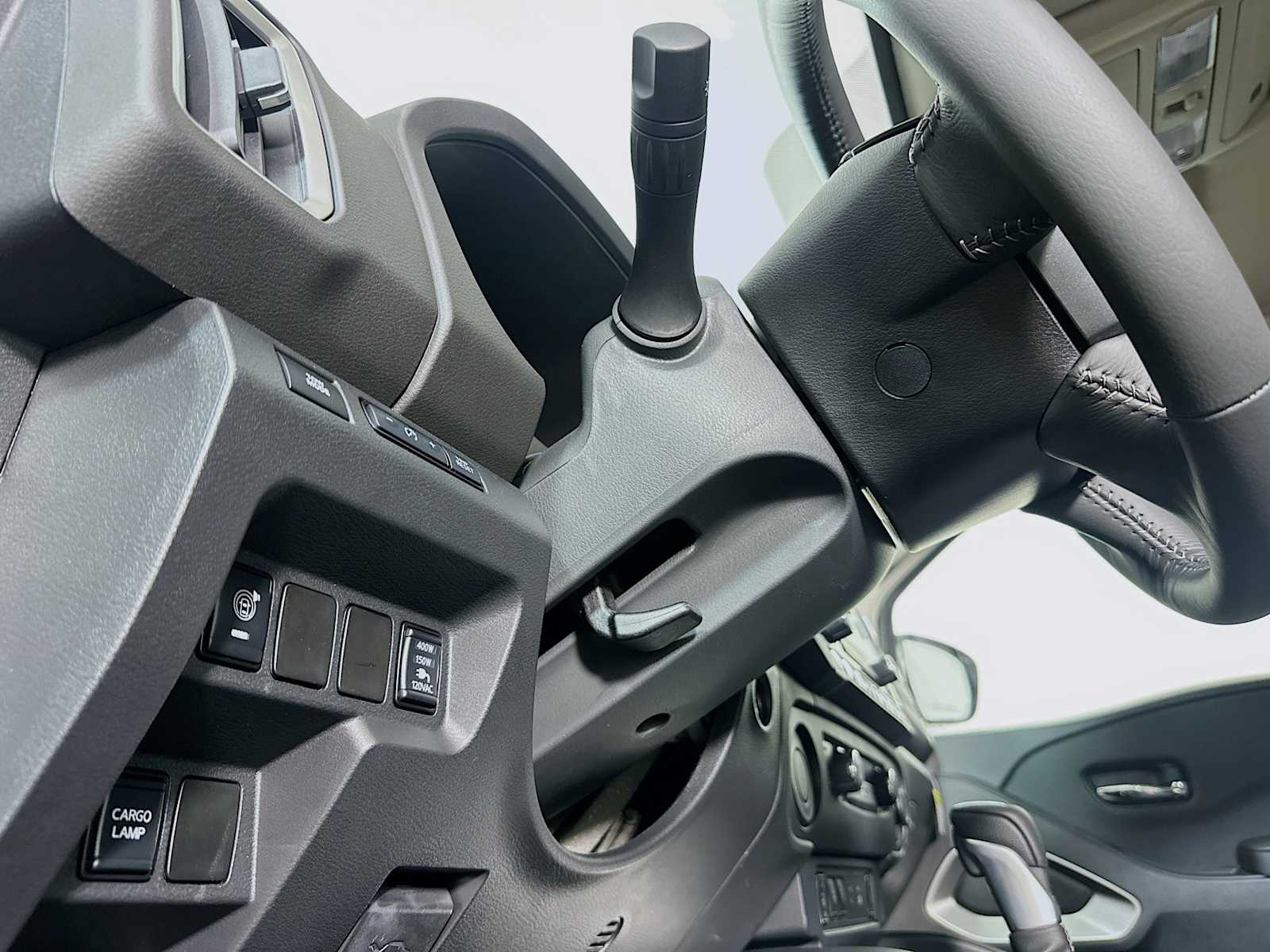 2025 Nissan Frontier SV photo 7