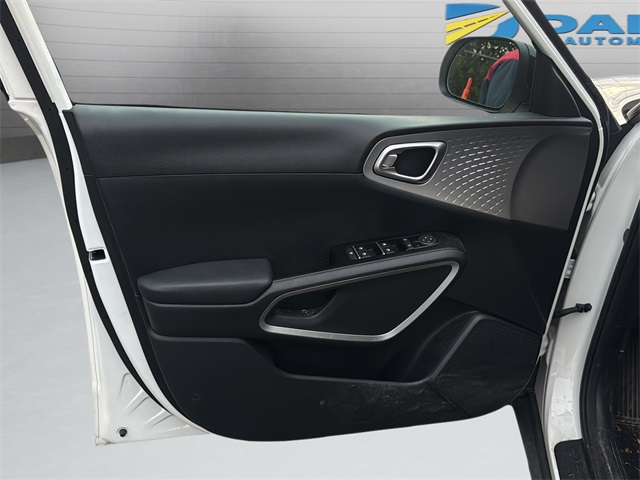 2023 Kia Soul S photo 32