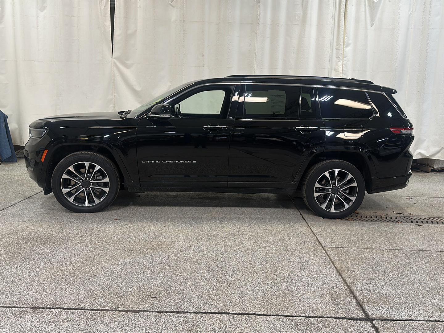 Used 2021 Jeep Grand Cherokee L Overland with VIN 1C4RJKDG7M8130579 for sale in Waconia, Minnesota