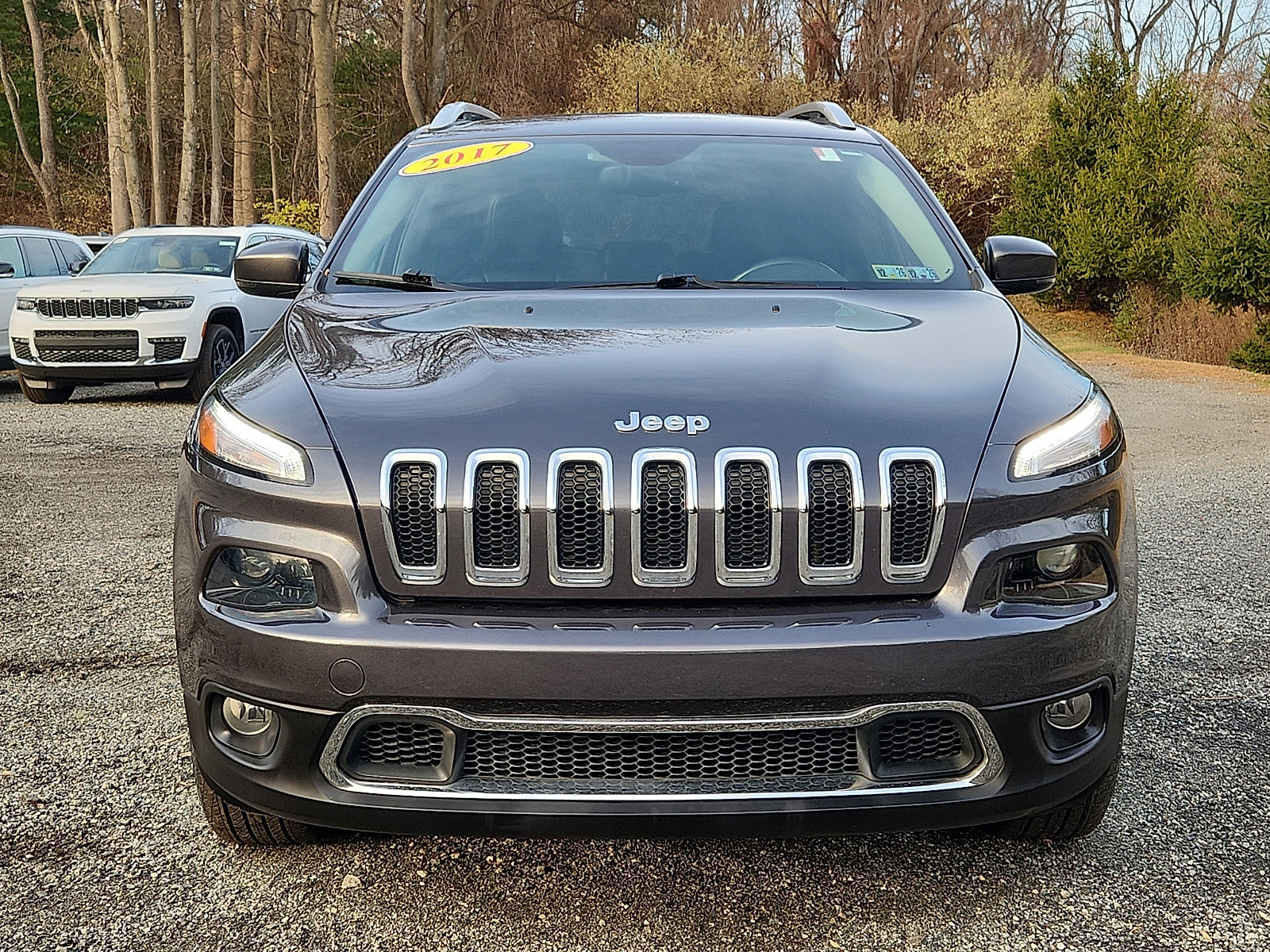 2017 Jeep Cherokee Limited photo 2