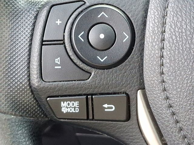 2015 Toyota RAV4 XLE photo 20