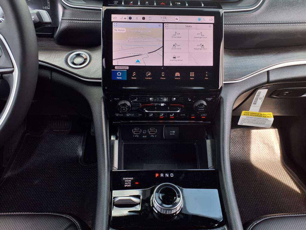 2025 Jeep Grand Cherokee Limited photo 7