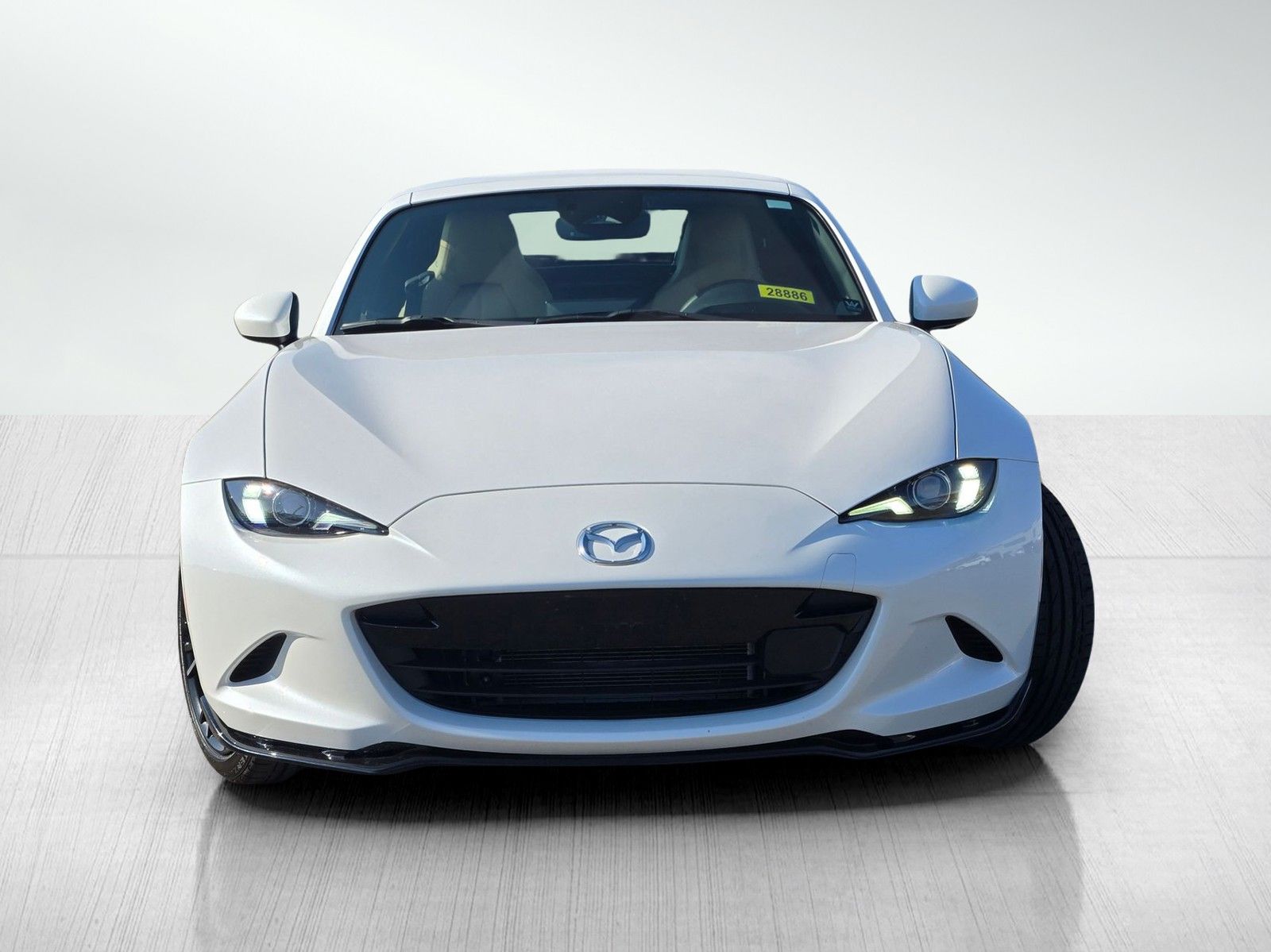 2024 Mazda MX-5 Miata Miata RF Grand Touring photo 2