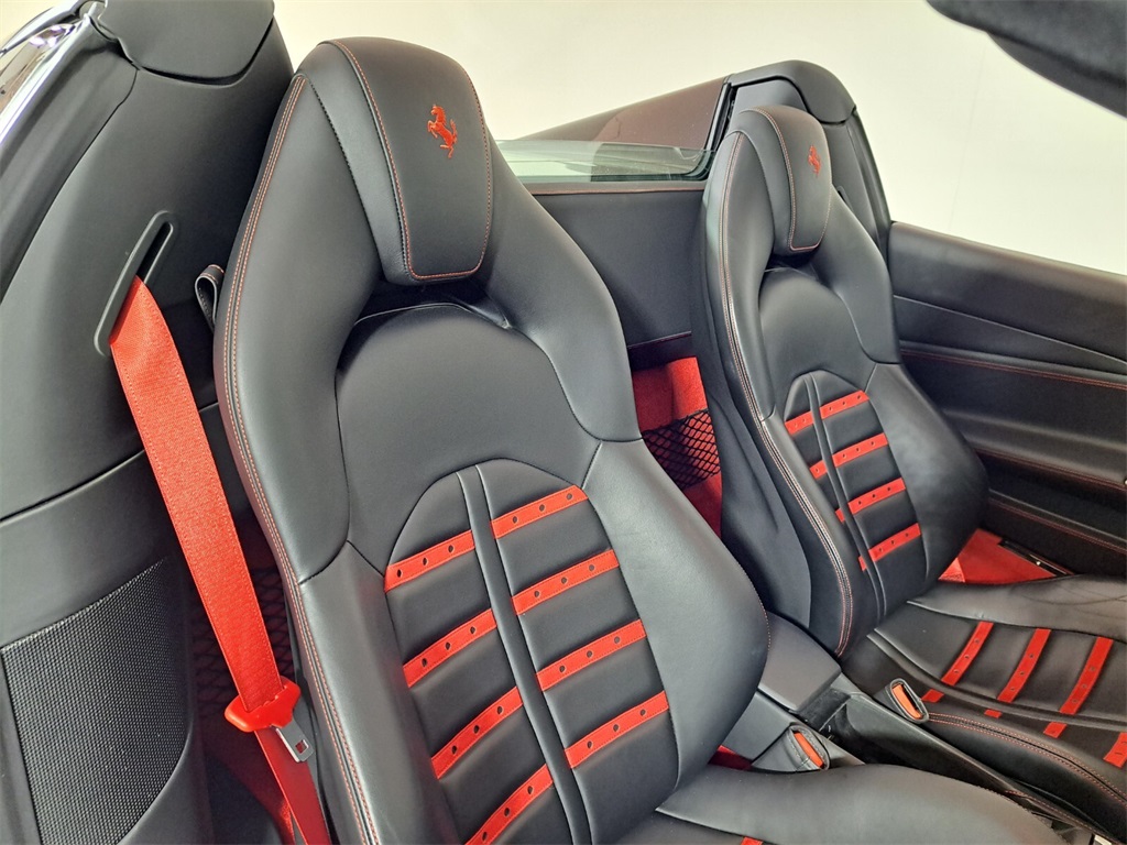 Certified Used 2018 Nero DS 1250 Ferrari Base image 5