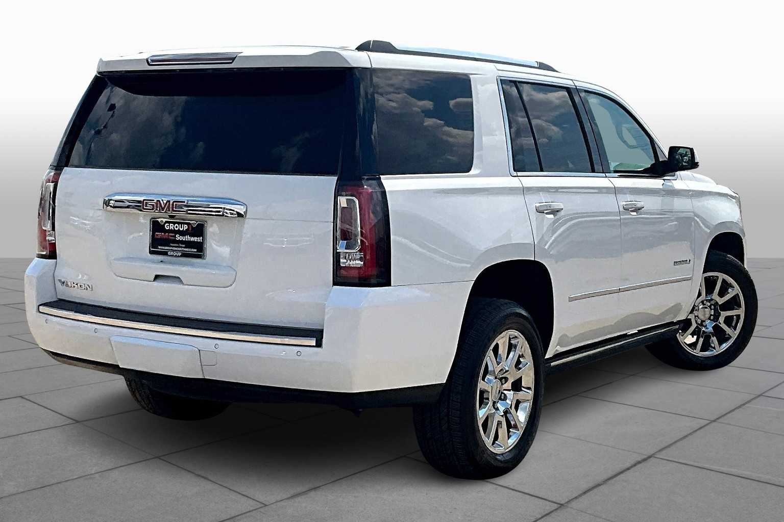 2017 Gmc Yukon Denali photo 12