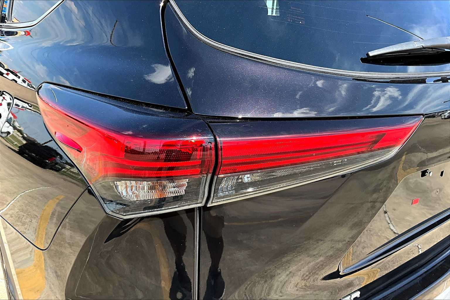 2021 Toyota Highlander XLE photo 27