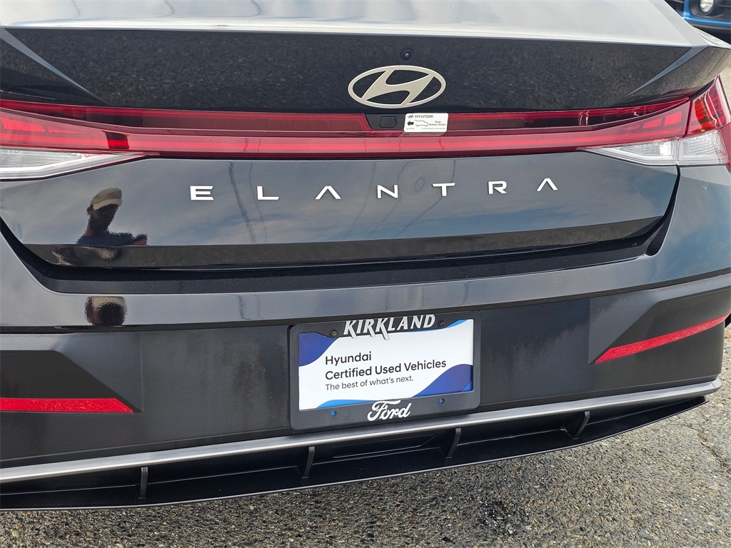 2024 Hyundai Elantra SEL Convenience photo 14