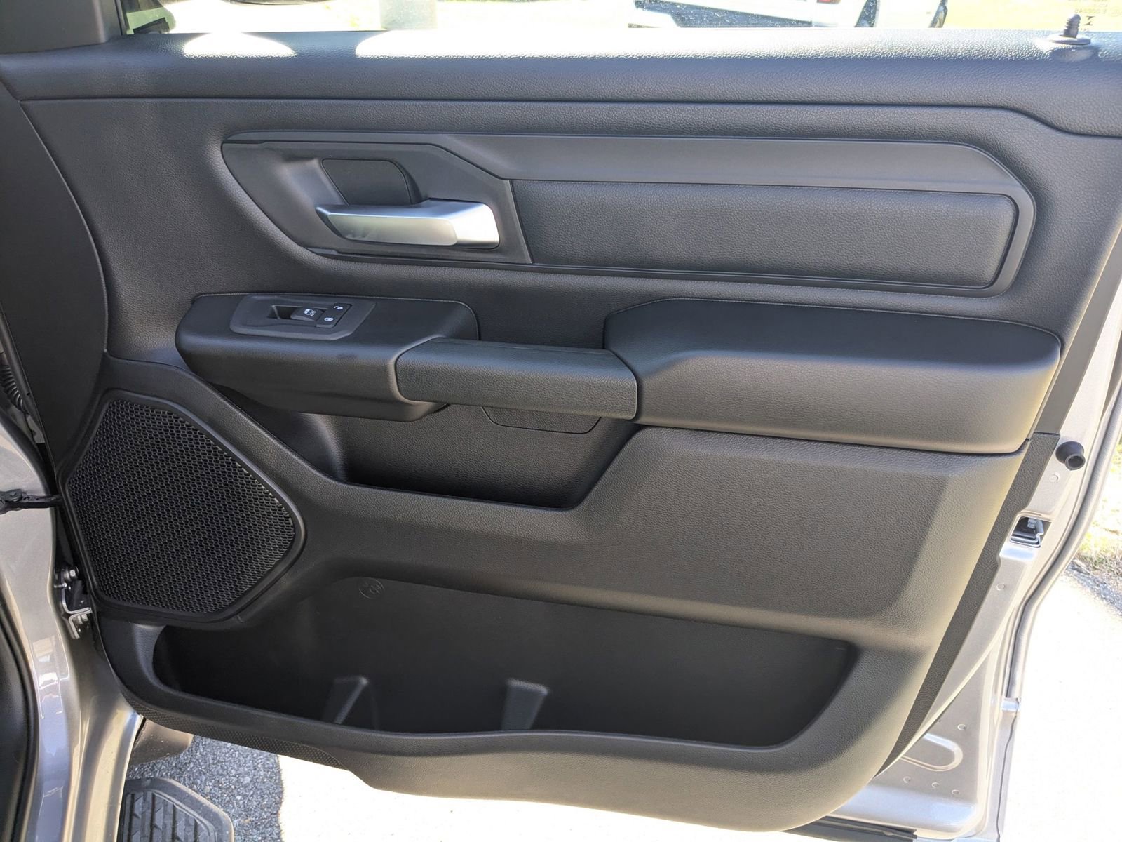 2025 Ram 1500 Tradesman photo 29