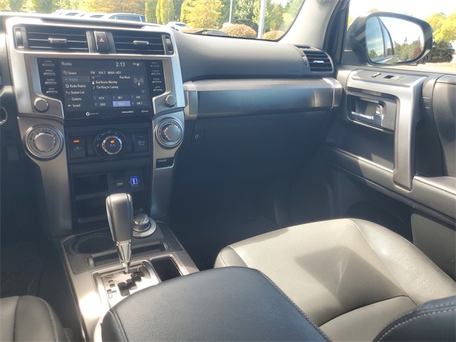 2020 Toyota 4Runner SR5 Premium photo 12