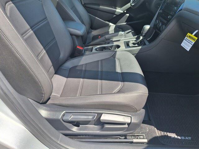 2021 Volkswagen Passat 2.0T SE photo 25