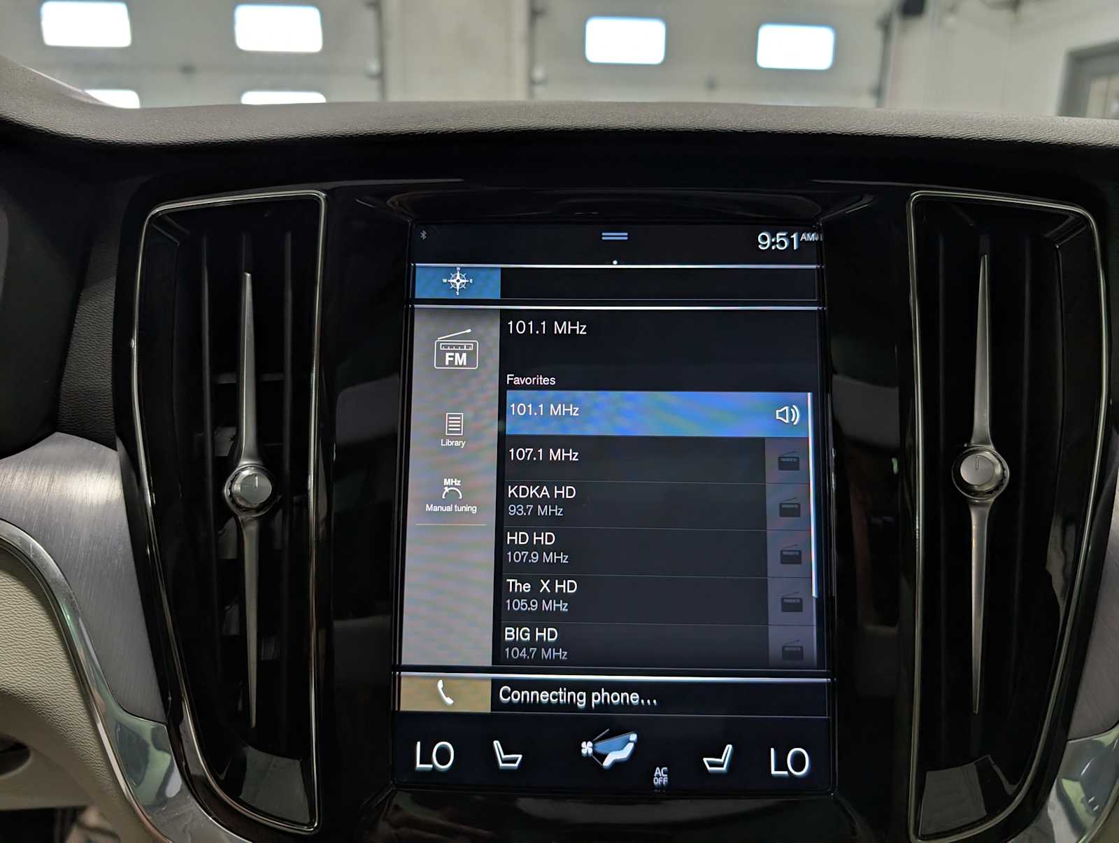 2020 Volvo V60 Cross Country photo 23