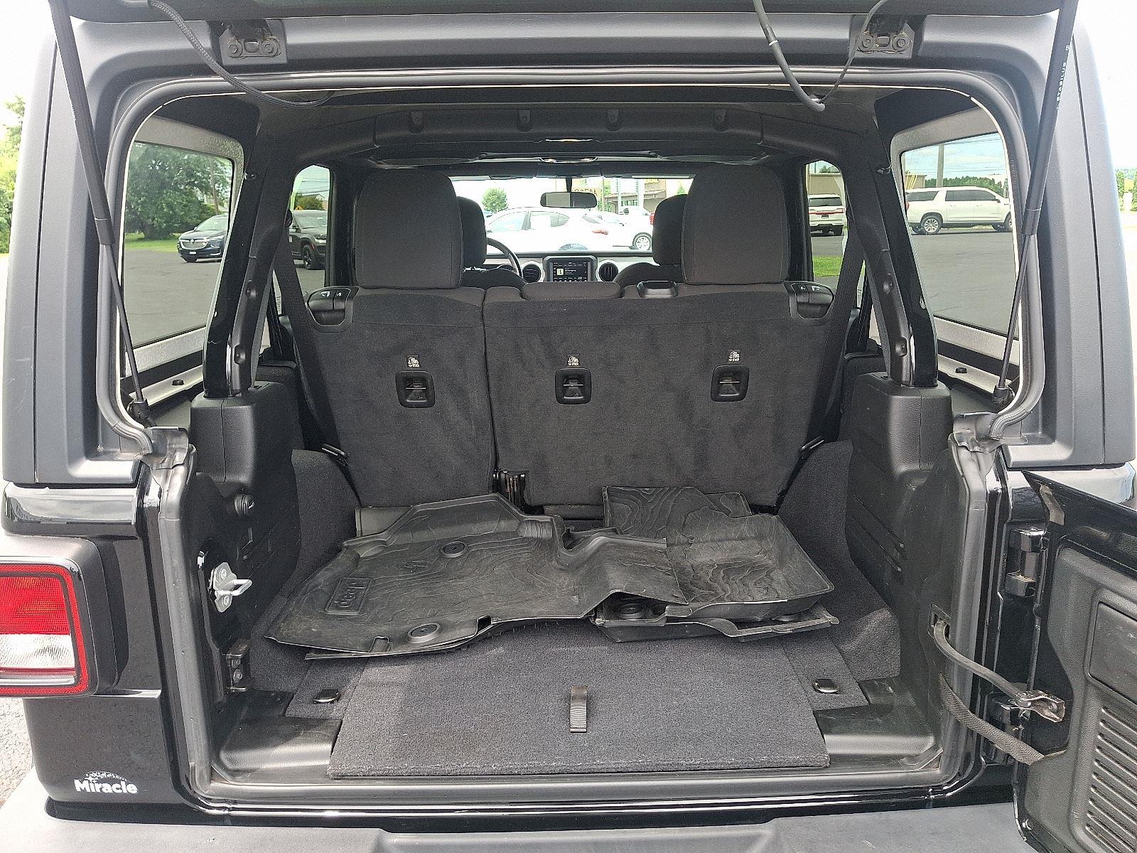 2021 Jeep Wrangler Unlimited Islander photo 28