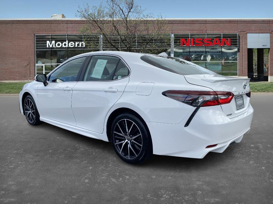 2024 Toyota Camry SE photo 2