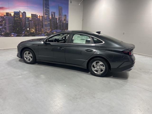 2026 Hyundai Sonata SE photo 2
