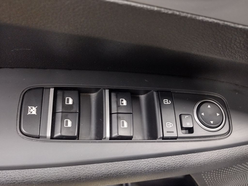2023 Kia Forte LXS photo 16