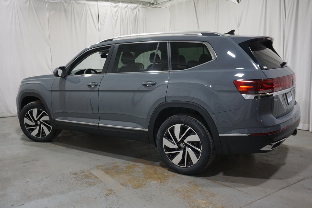 2025 Volkswagen Atlas SEL photo 10