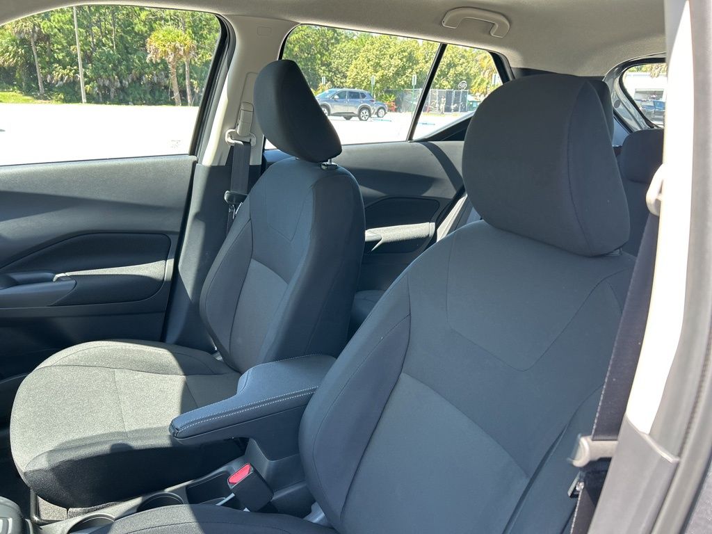 2025 Nissan Kicks Play S photo 11