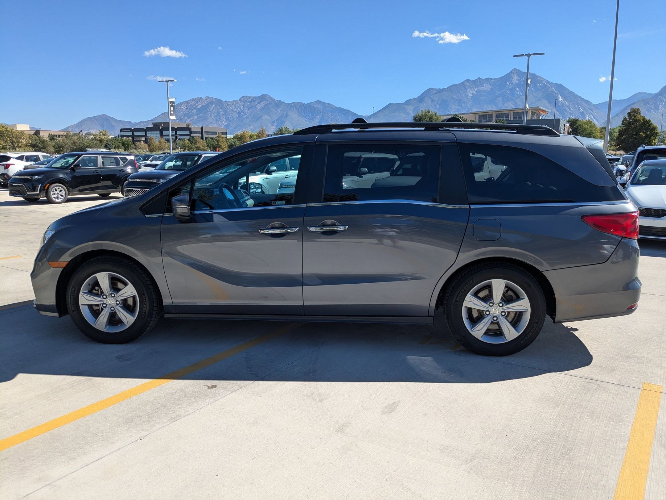 2019 Honda Odyssey EX photo 2