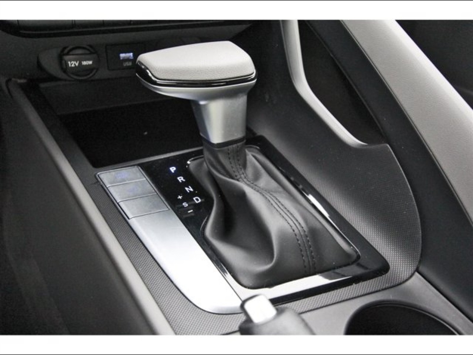 2024 Hyundai Elantra SEL White at Robbins Nissan