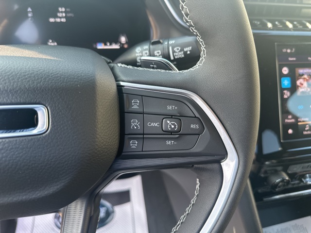 2025 Jeep Grand Cherokee Altitude X photo 13