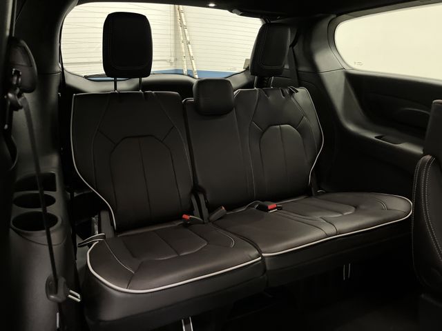 2026 Chrysler Pacifica Limited photo 30