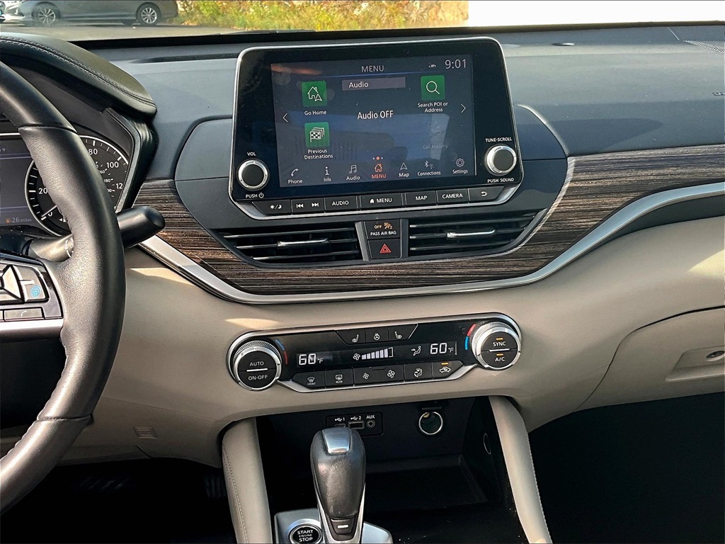2021 Nissan Altima 2.5 Platinum photo 17