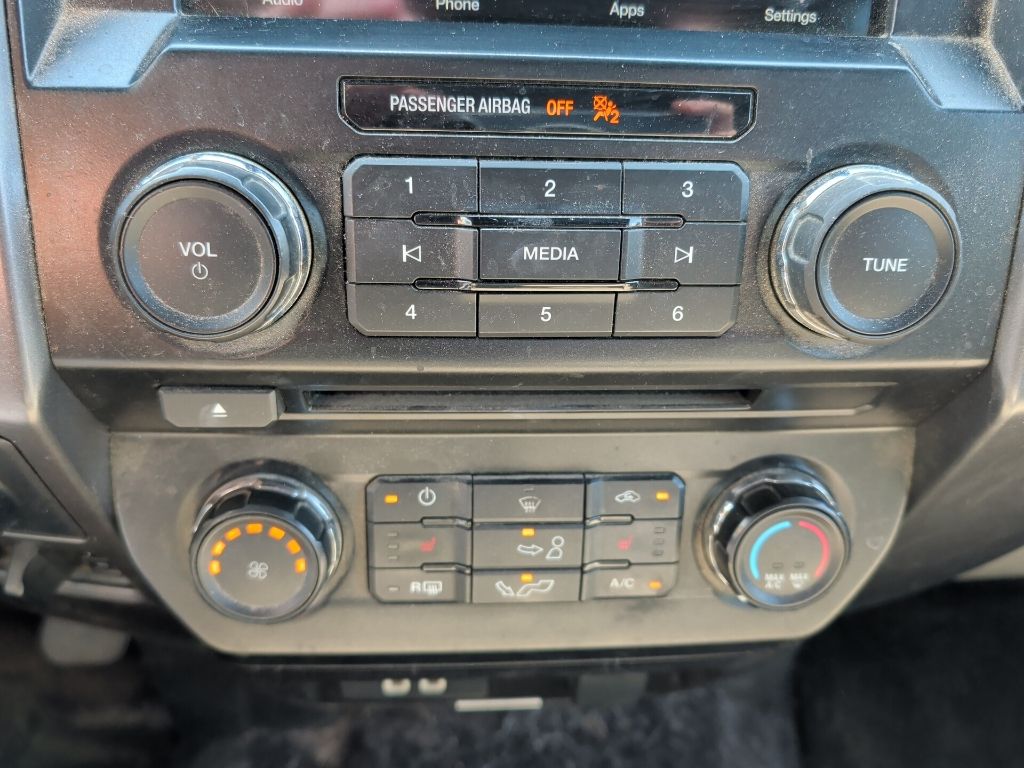 2017 Ford F-150 XLT photo 8