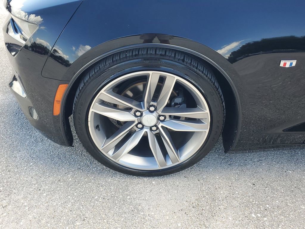 2018 Chevrolet Camaro 1LS 1LT photo 16