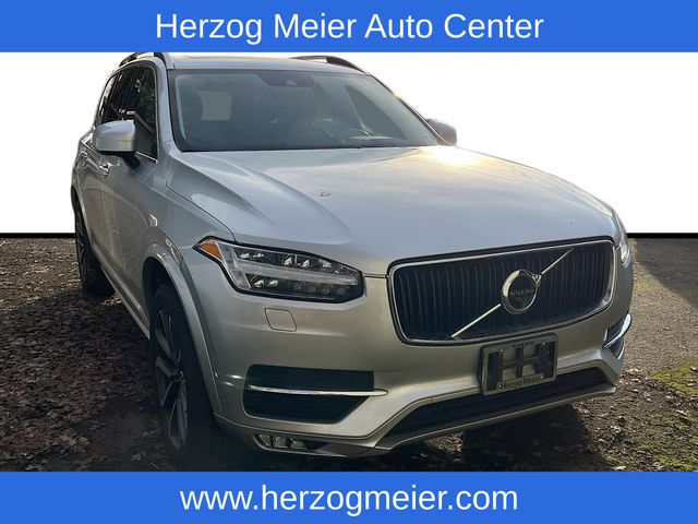 2019 Volvo XC90 Momentum's photo