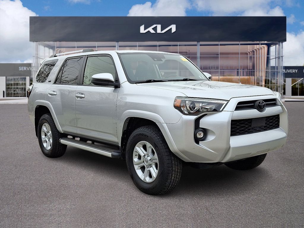 2021 Toyota 4Runner SR5's photo