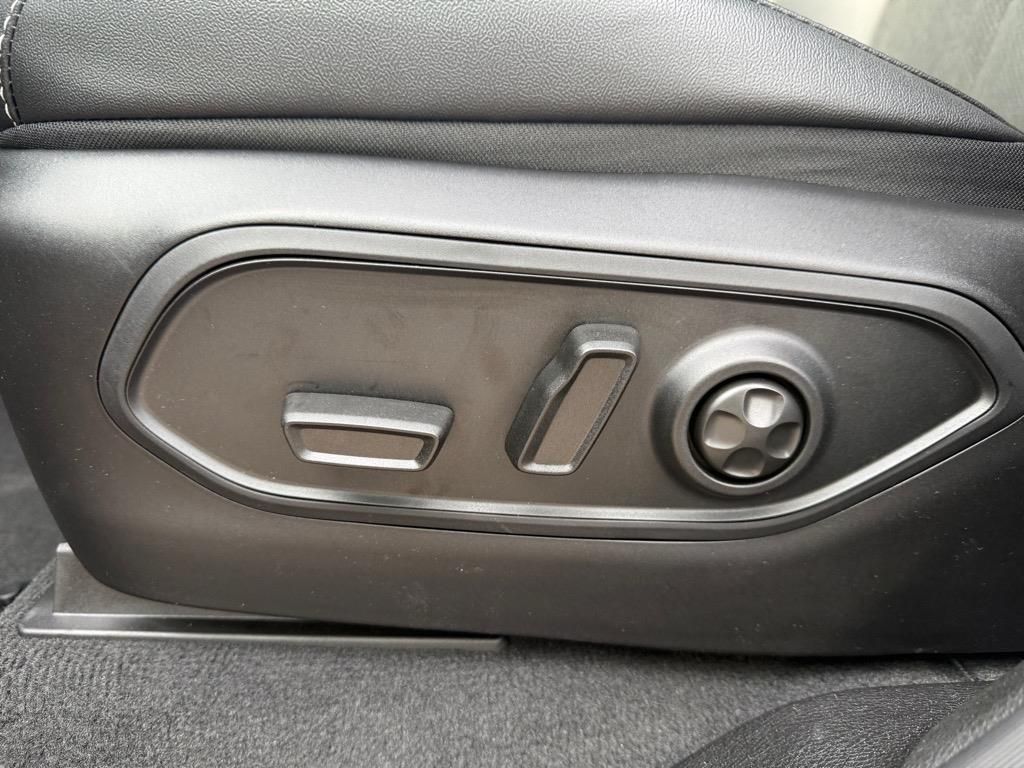 2025 Jeep Grand Cherokee Laredo Altitude photo 19