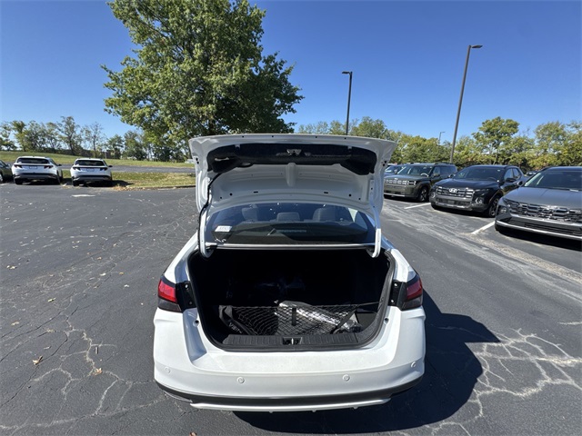 2025 Nissan Versa 1.6 SR photo 22
