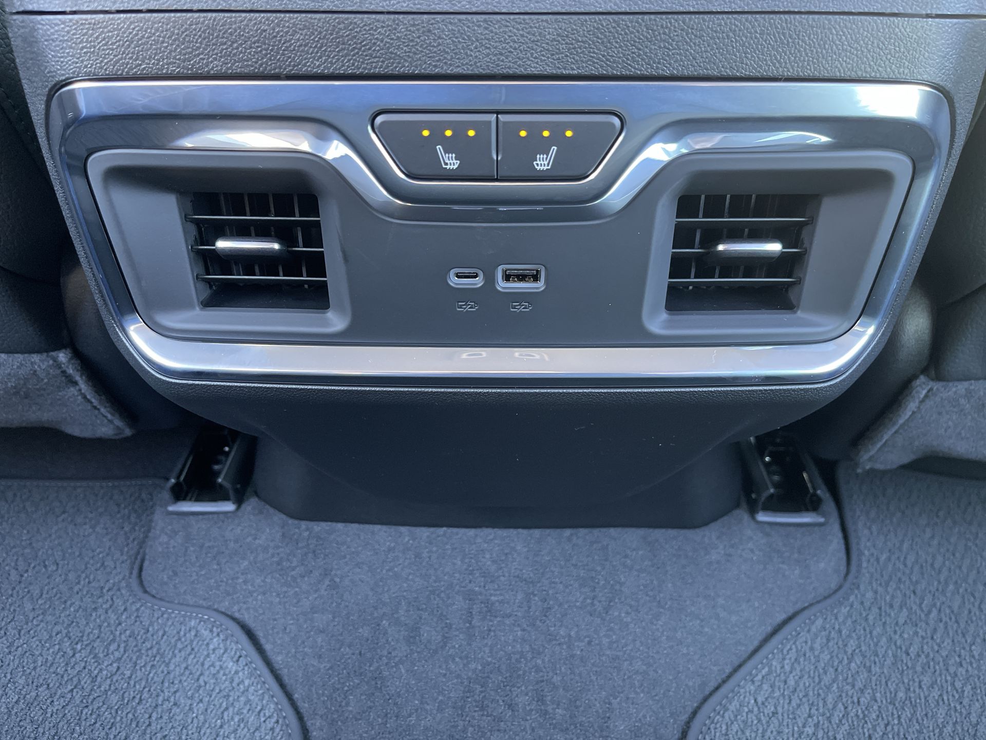2026 Gmc Sierra 3500 HD Denali photo 22