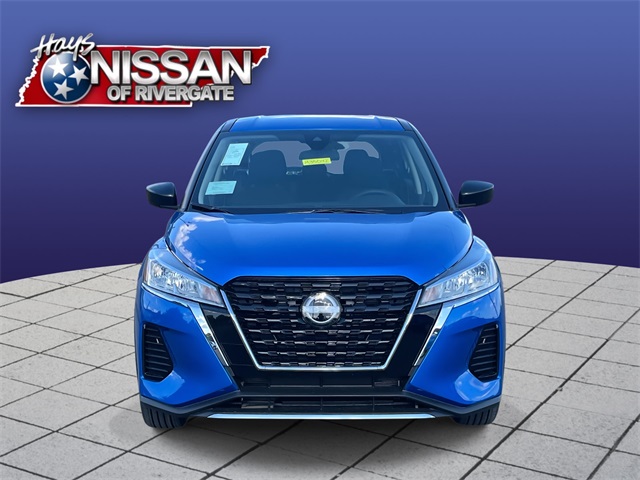 2025 Nissan Kicks Play S photo 2