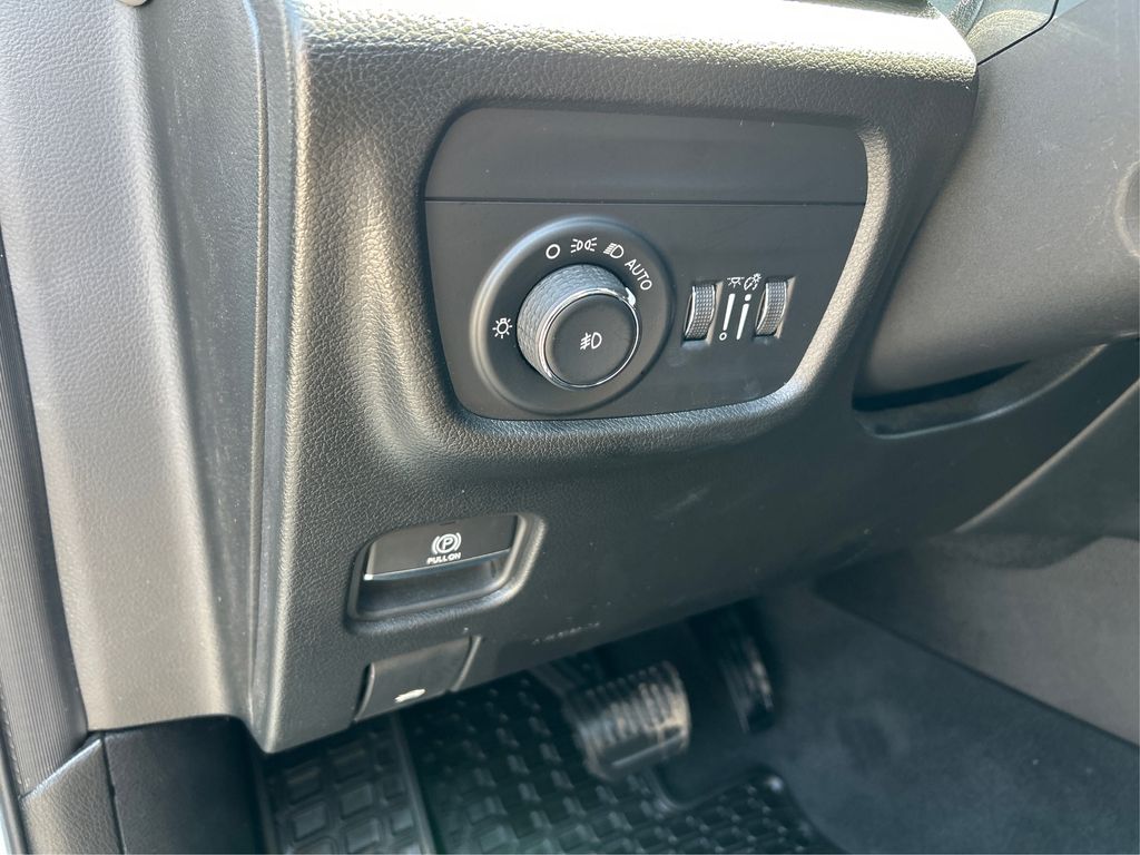 2023 Jeep Grand Cherokee Overland photo 48