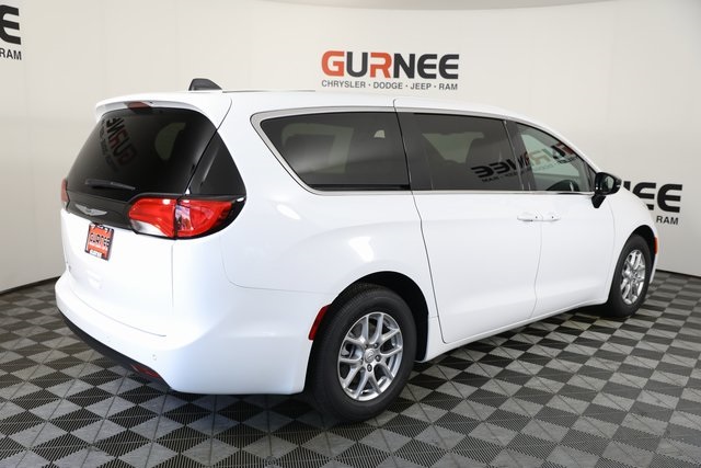 2026 Chrysler Voyager LX photo 22