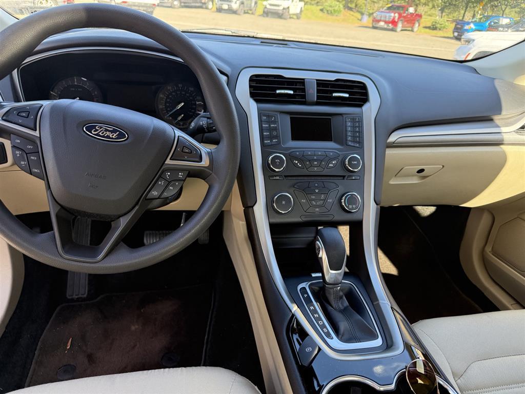 2015 Ford Fusion SE photo 6