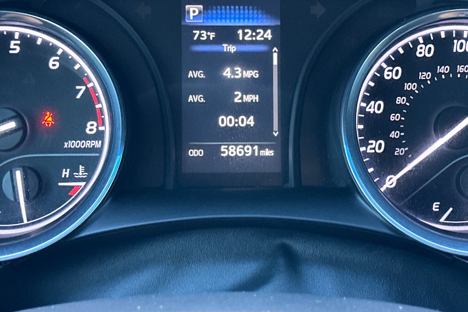 2020 Toyota Camry SE photo 22