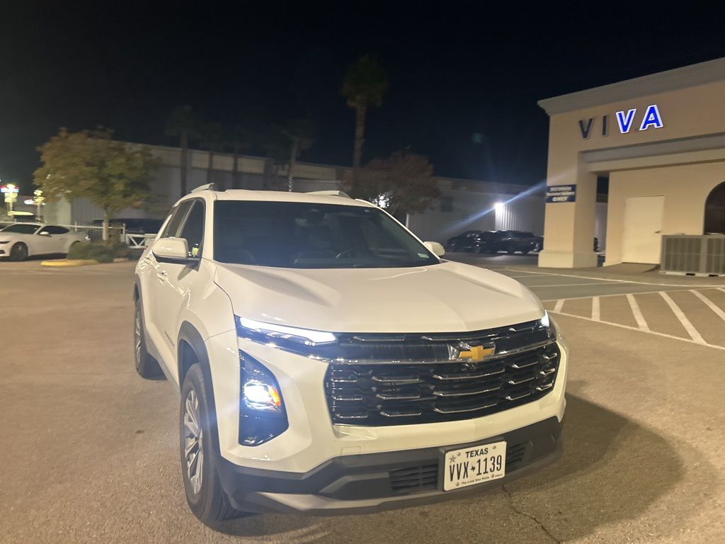 2025 Chevrolet Equinox LT photo 4