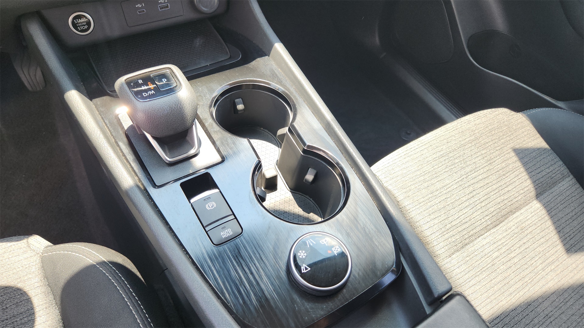 2023 Nissan Rogue SV photo 11