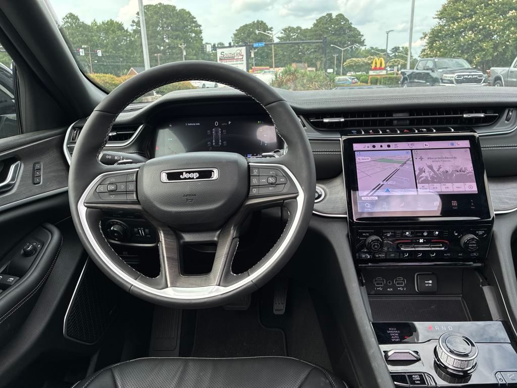 2024 Jeep Cherokee Limited 4xe photo 13