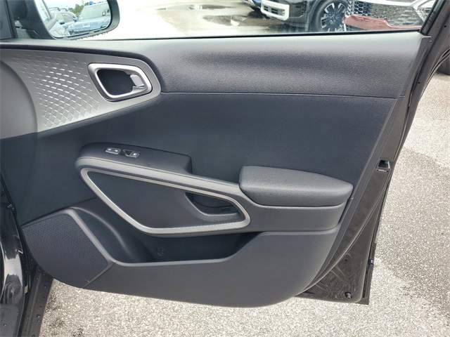 2025 Kia Soul LX photo 28