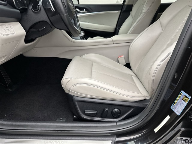 2019 Genesis G70 2.0T Advanced photo 2