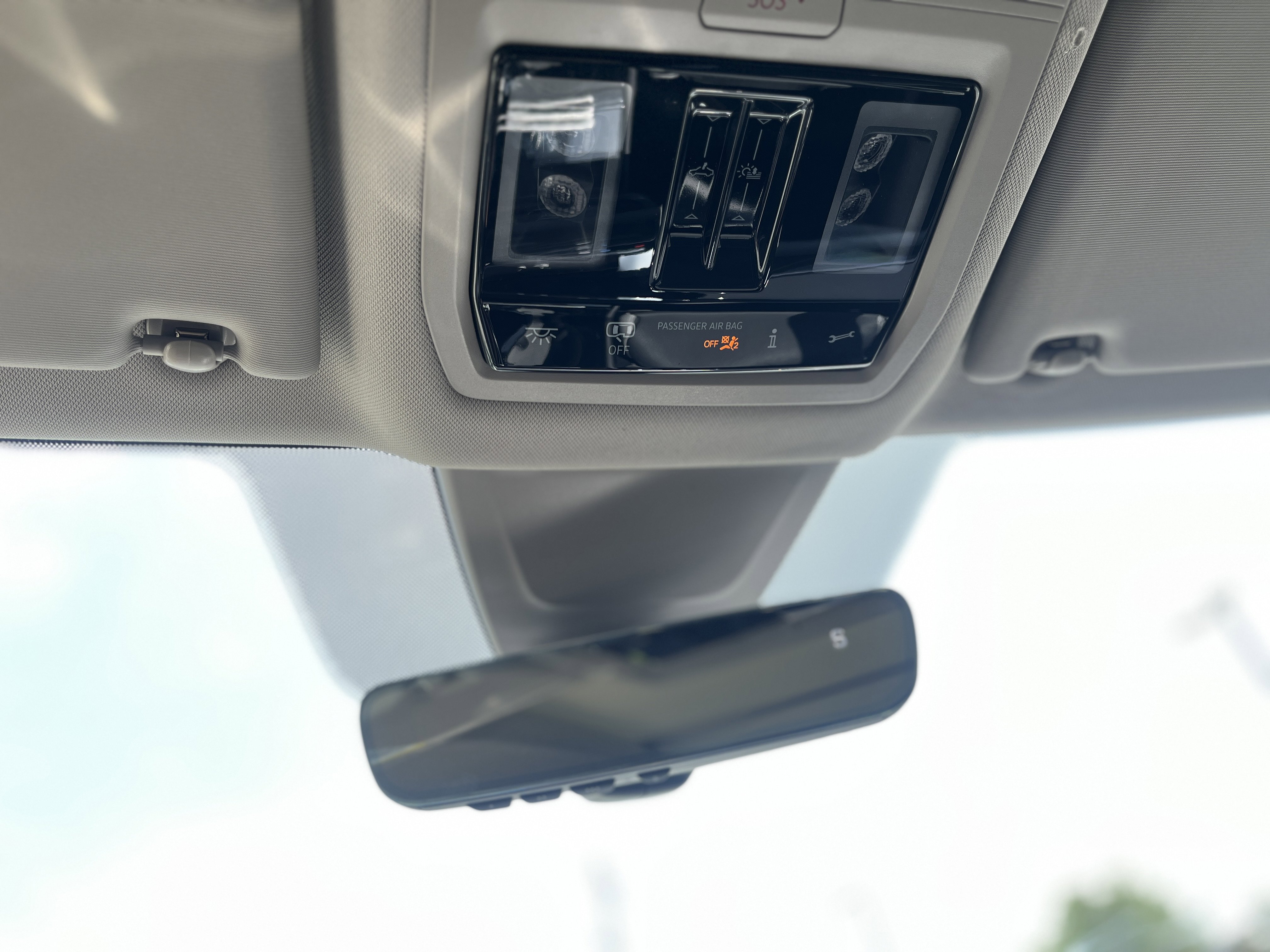 2025 Volkswagen Atlas Peak Edition SE photo 4