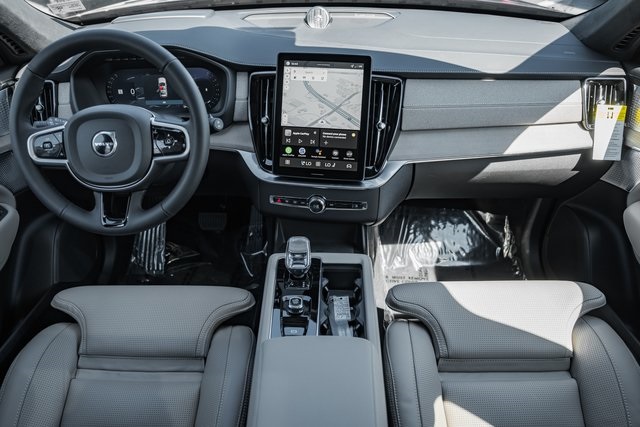 2026 Volvo XC90 photo 17