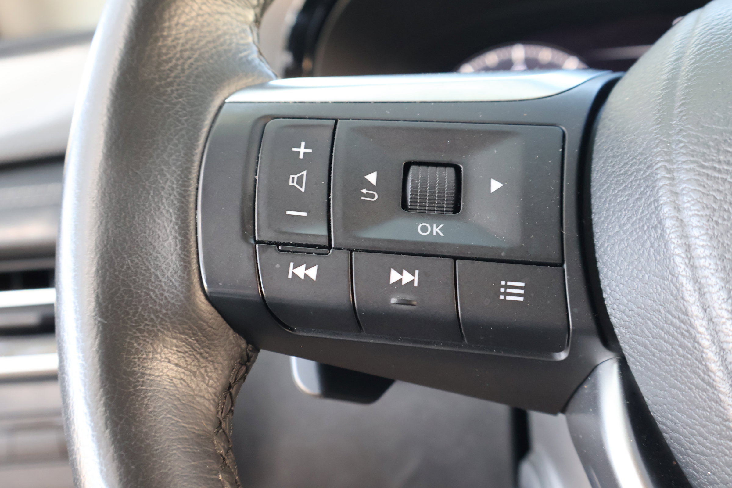 2023 Infiniti QX60 Luxe photo 27