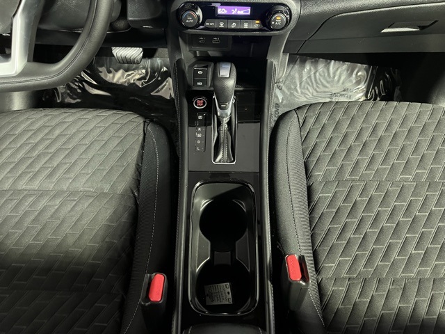 2022 Nissan Kicks SV photo 8